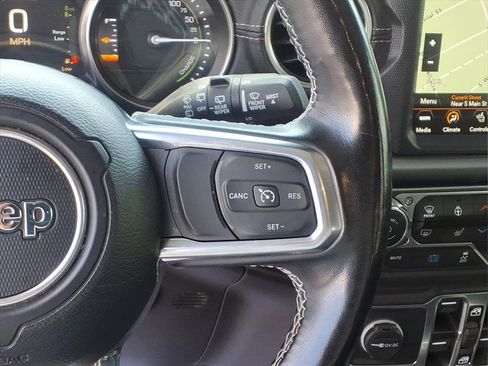 Used 2023 Jeep Wrangler Unlimited Sahara w/ Cold Weather Group AWD/4WD image 14