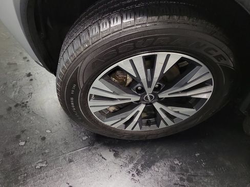Used 2022 Nissan Rogue SV AWD/4WD image 13