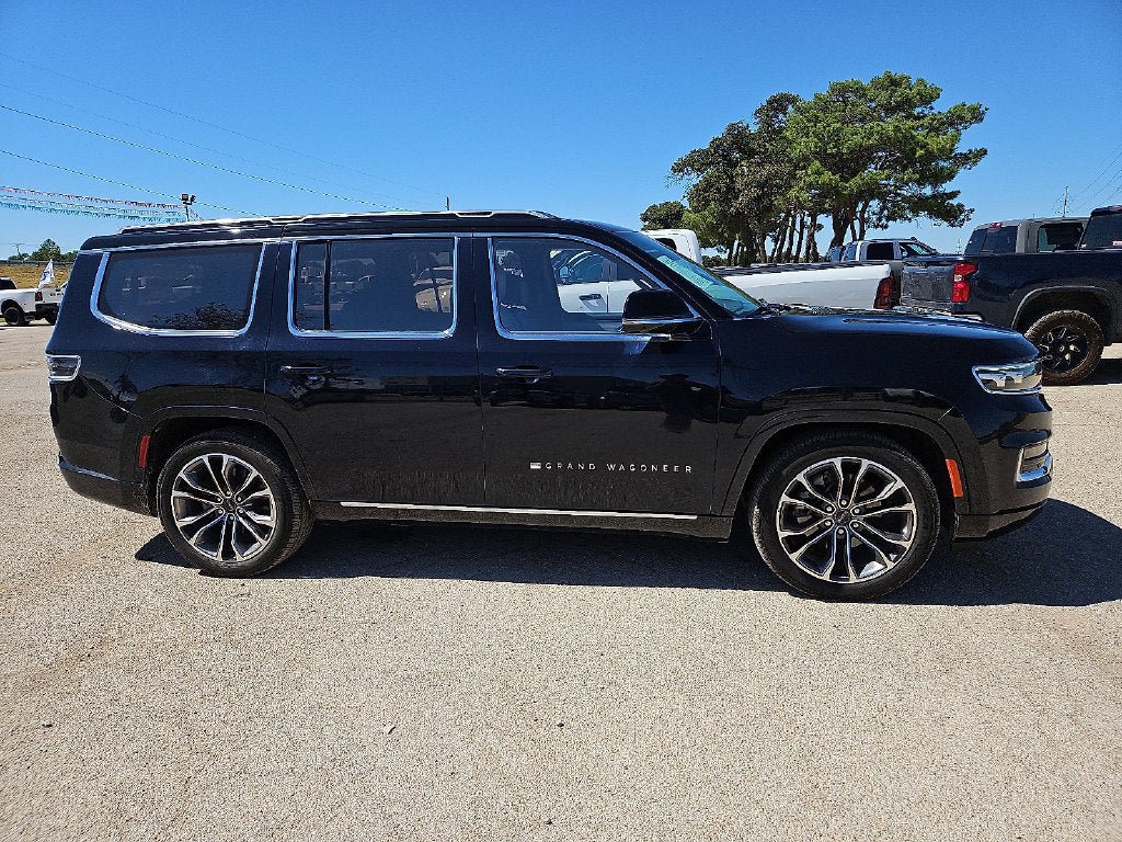 Used 2023 Jeep Grand Wagoneer Series III AWD/4WD image 9