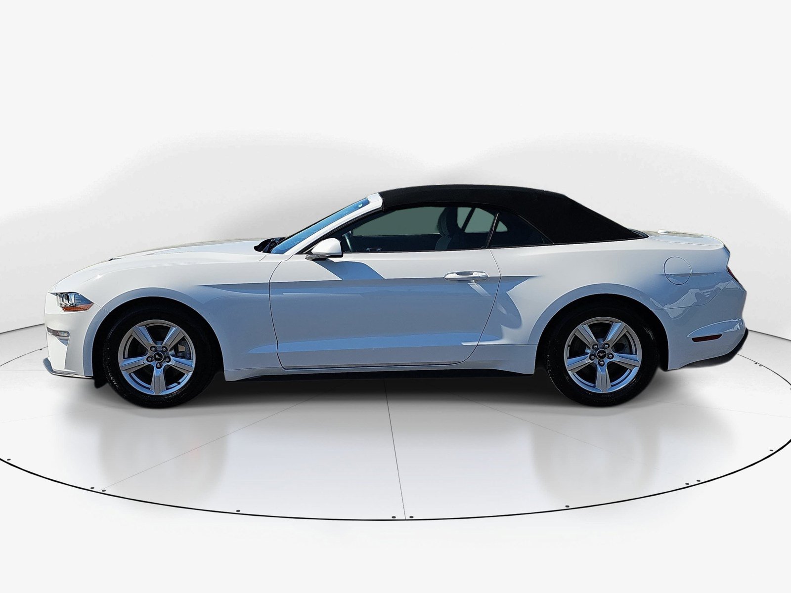 Used 2019 Ford Mustang Convertible RWD image 7