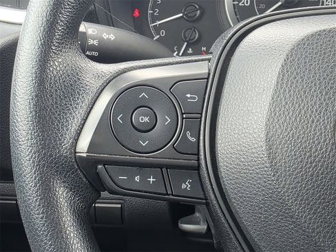 Used 2022 Toyota Corolla LE image 33