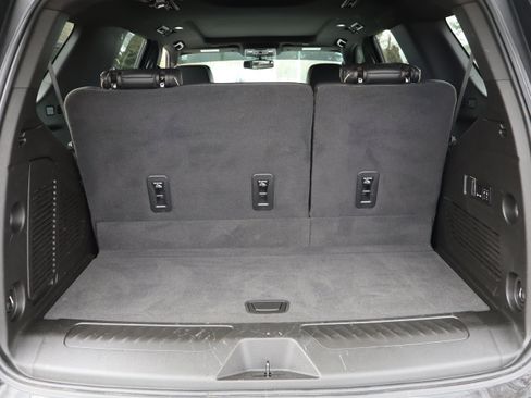 Used 2022 GMC Yukon SLT w/ SLT Premium Package image 40