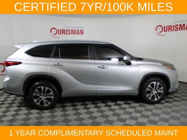 Used 2023 Toyota Highlander XLE AWD/4WD image 10