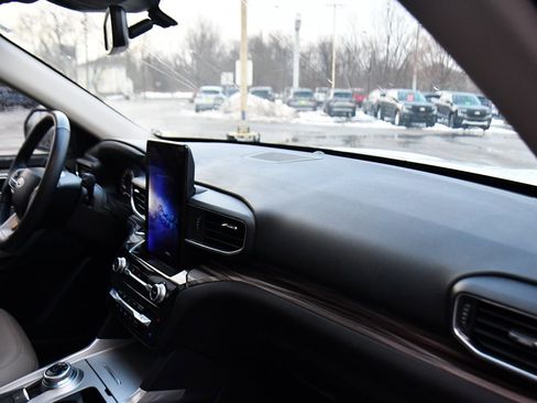 Used 2023 Ford Explorer Limited w/ Limited Technology Package image 15