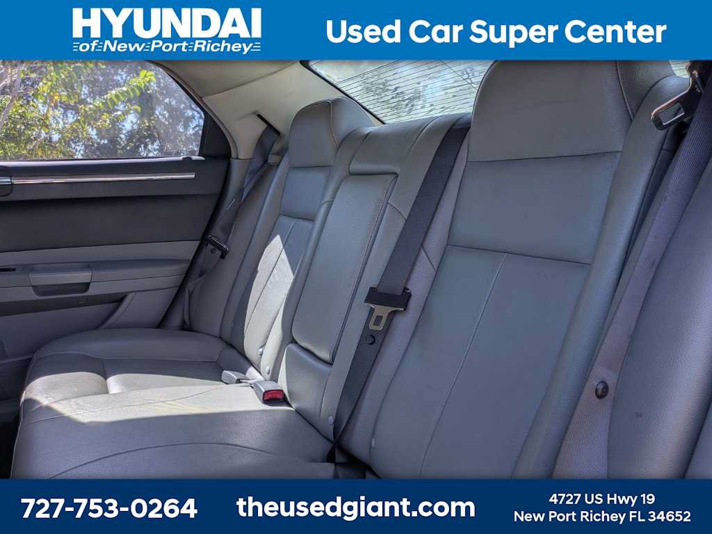 Used 2006 Chrysler 300 Touring RWD image 11