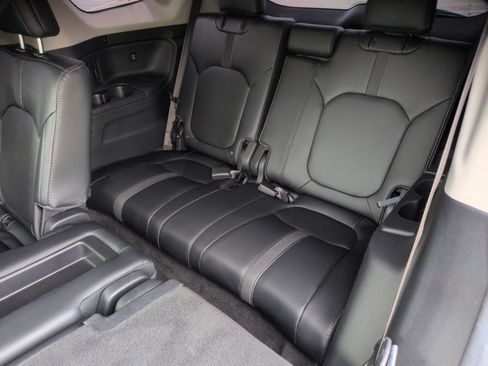Used 2024 Honda Pilot Touring image 33