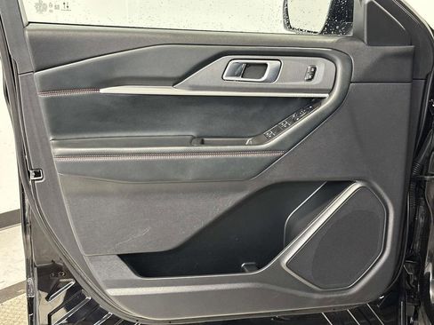 Used 2025 Ford Explorer ST-Line image 15