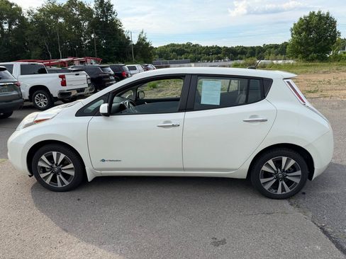 Used 2016 Nissan Leaf SV FWD image 8