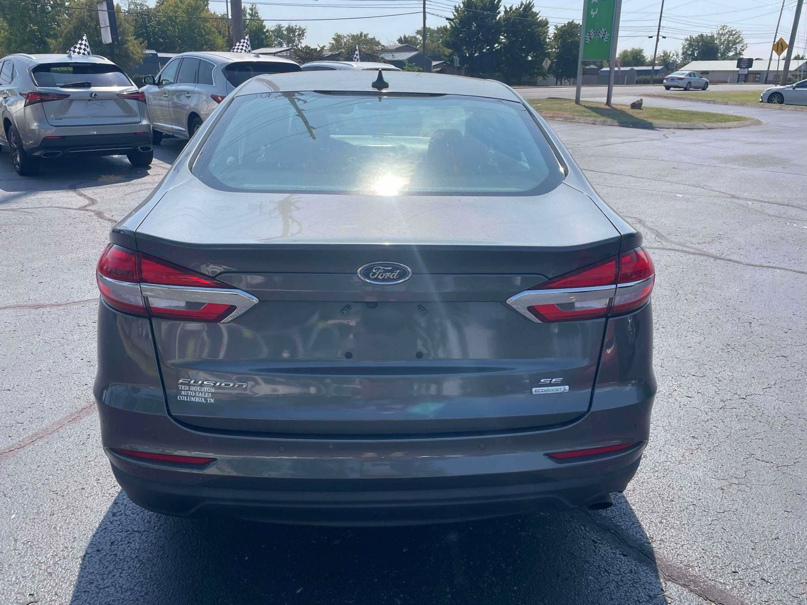 Used 2020 Ford Fusion SE FWD image 7