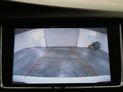 Used 2019 Buick Encore Essence image 29