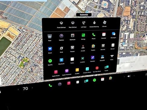 Used 2024 Tesla Model X image 27