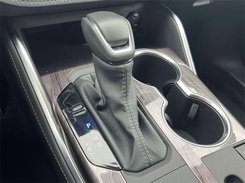 Certified 2025 Toyota Highlander Limited image 33