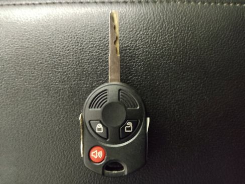 Used 2018 Ford Escape SE image 32