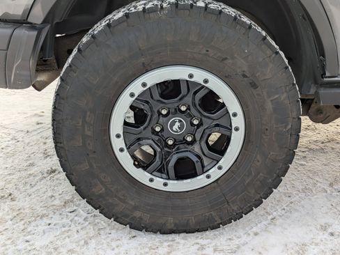 Used 2021 Ford Bronco Badlands image 11