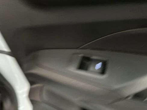 Used 2025 Chevrolet Trax LT w/ LT Convenience Package image 20