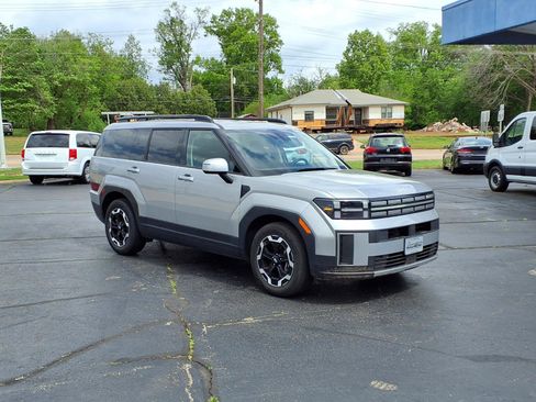 Used 2025 Hyundai Santa Fe SEL image 1