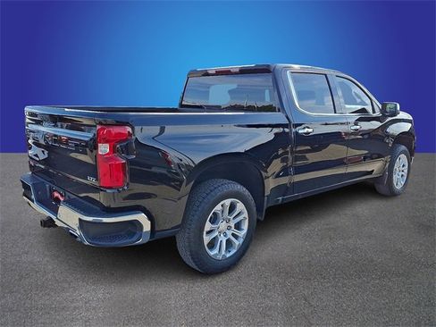 Used 2023 Chevrolet Silverado 1500 LTZ w/ Z71 Off-Road Package image 5
