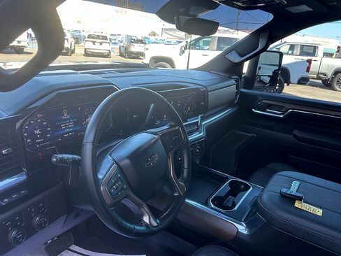Used 2024 Chevrolet Silverado 2500 High Country w/ High Country Premium Package AWD/4WD image 9