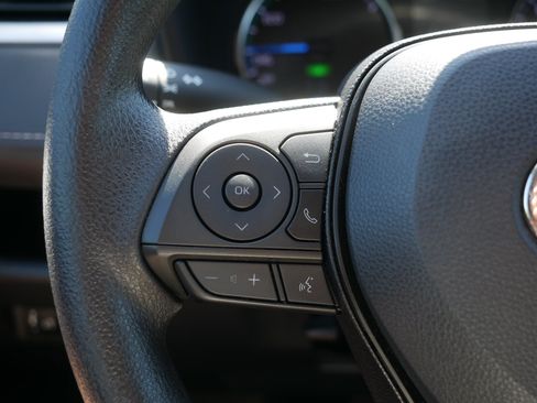 Used 2021 Toyota RAV4 LE AWD/4WD image 31