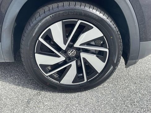 Certified 2024 Volkswagen Atlas SE FWD image 9