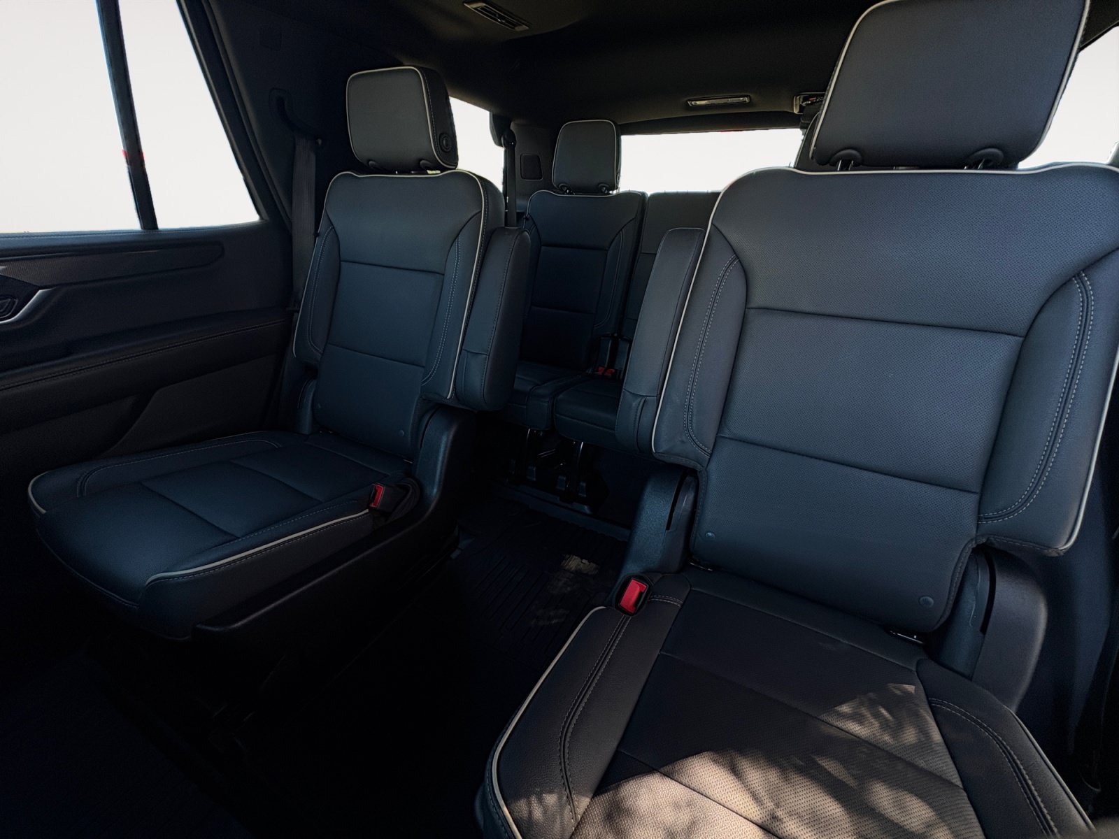 Used 2026 GMC Yukon Elevation w/ Elevation Premium Package AWD/4WD image 23