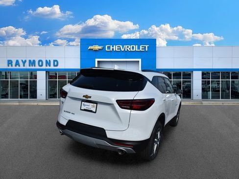 New 2026 Chevrolet Blazer LT w/ Sound & Technology Package AWD/4WD image 4