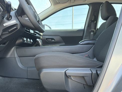 Used 2025 Nissan Kicks S FWD image 25