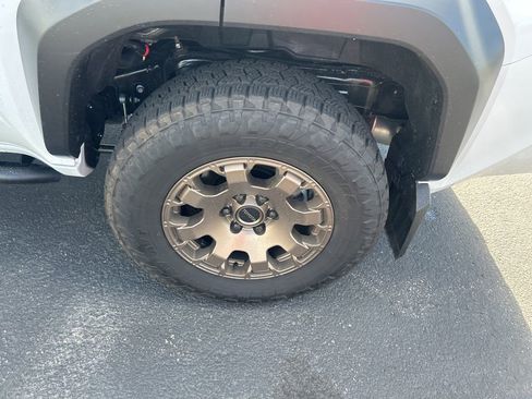 Used 2025 Toyota 4Runner Trailhunter AWD/4WD image 16