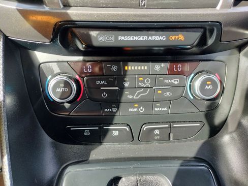 Used 2020 Ford Transit Connect XL image 35