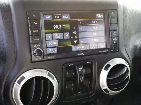 Used 2017 Jeep Wrangler Unlimited Rubicon image 26