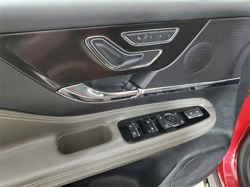 Used 2024 Lincoln Corsair FWD w/ Rear Removable Package Tray image 19