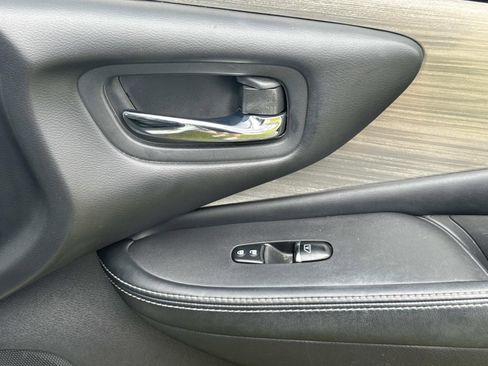 Used 2017 Nissan Murano Platinum w/ Platinum Technology Package FWD image 15