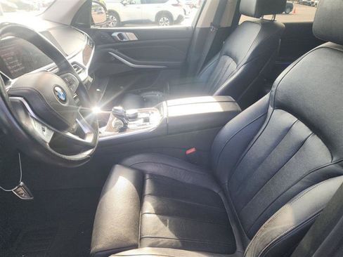 Used 2019 BMW X7 xDrive50i w/ Premium Package AWD/4WD image 9