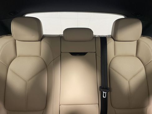 Used 2025 Porsche Macan image 16