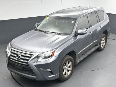 Used 2017 Lexus GX 460 image 32