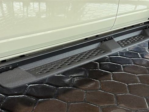 New 2025 Ford Bronco Raptor image 11