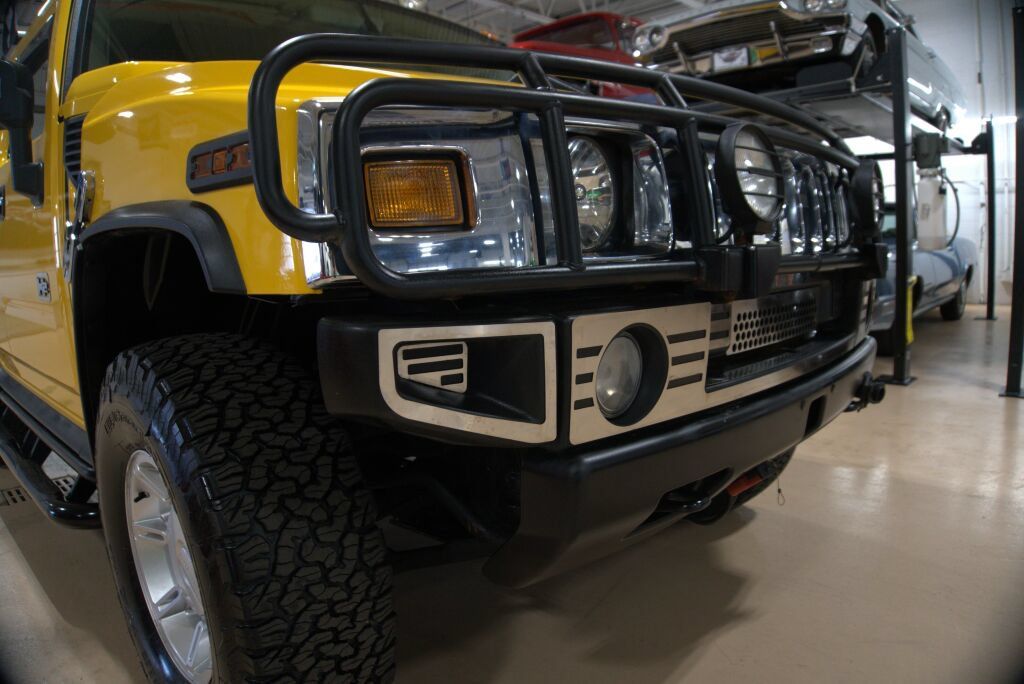 Used 2003 HUMMER H2 w/ Preferred Equipment Group AWD/4WD image 10