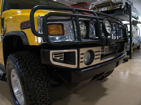 Used 2003 HUMMER H2 w/ Preferred Equipment Group image 10