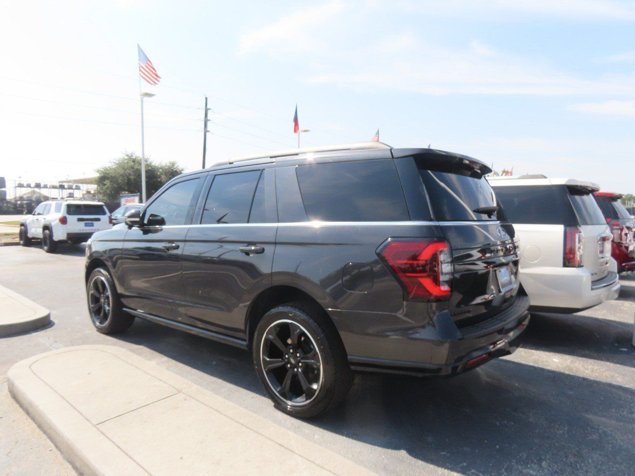 Used 2023 Ford Expedition Limited RWD image 10