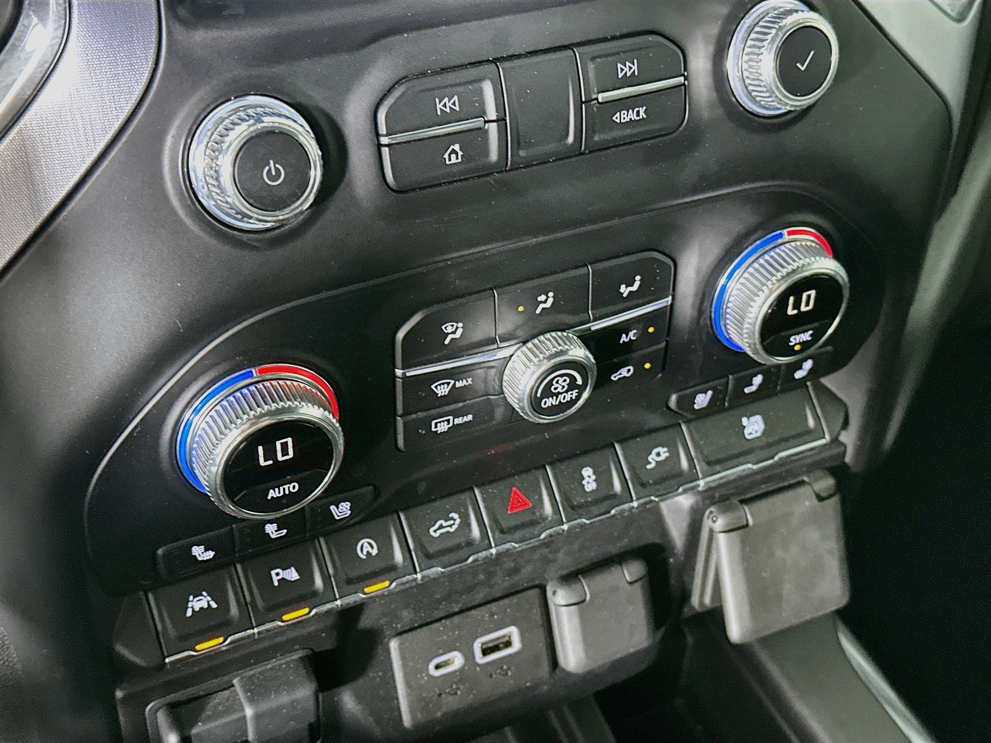 Used 2020 GMC Sierra 1500 SLT RWD image 24