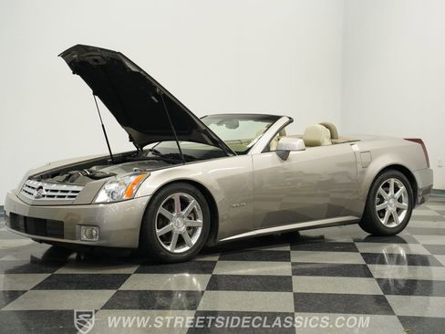 Used 2004 Cadillac XLR image 30