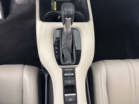 Certified 2024 Honda HR-V EX-L image 32