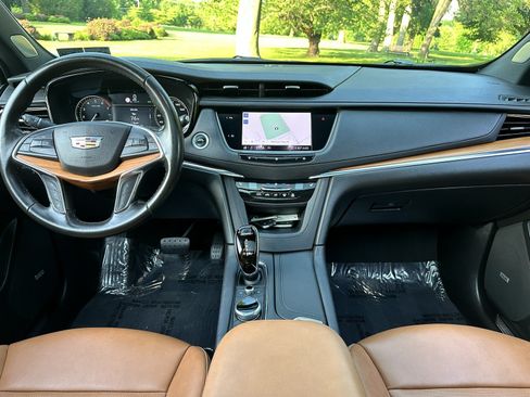 Used 2020 Cadillac XT5 Premium Luxury AWD/4WD image 14