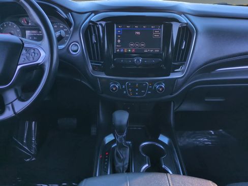 Used 2023 Chevrolet Traverse LT image 11