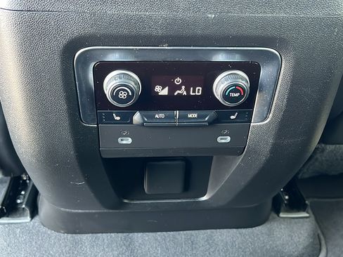Certified 2024 Chevrolet Tahoe Premier AWD/4WD image 18