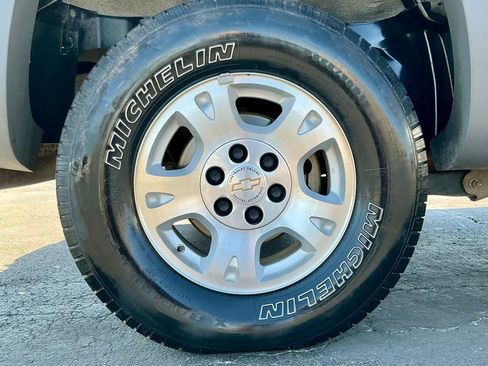 Used 2002 Chevrolet Avalanche Base w/ Off-Road Suspension Pkg image 21