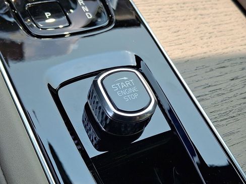 Used 2026 Volvo XC90 T8 Plus w/ Protection Package Premier image 15