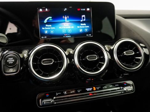 Used 2022 Mercedes-Benz GLA 250 image 24