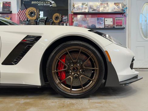 Used 2018 Chevrolet Corvette Z06 RWD image 29