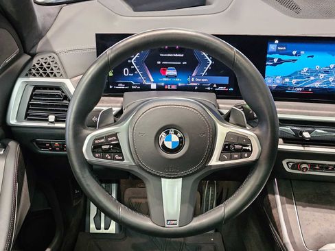 Used 2023 BMW X7 xDrive40i w/ M Sport Package image 11